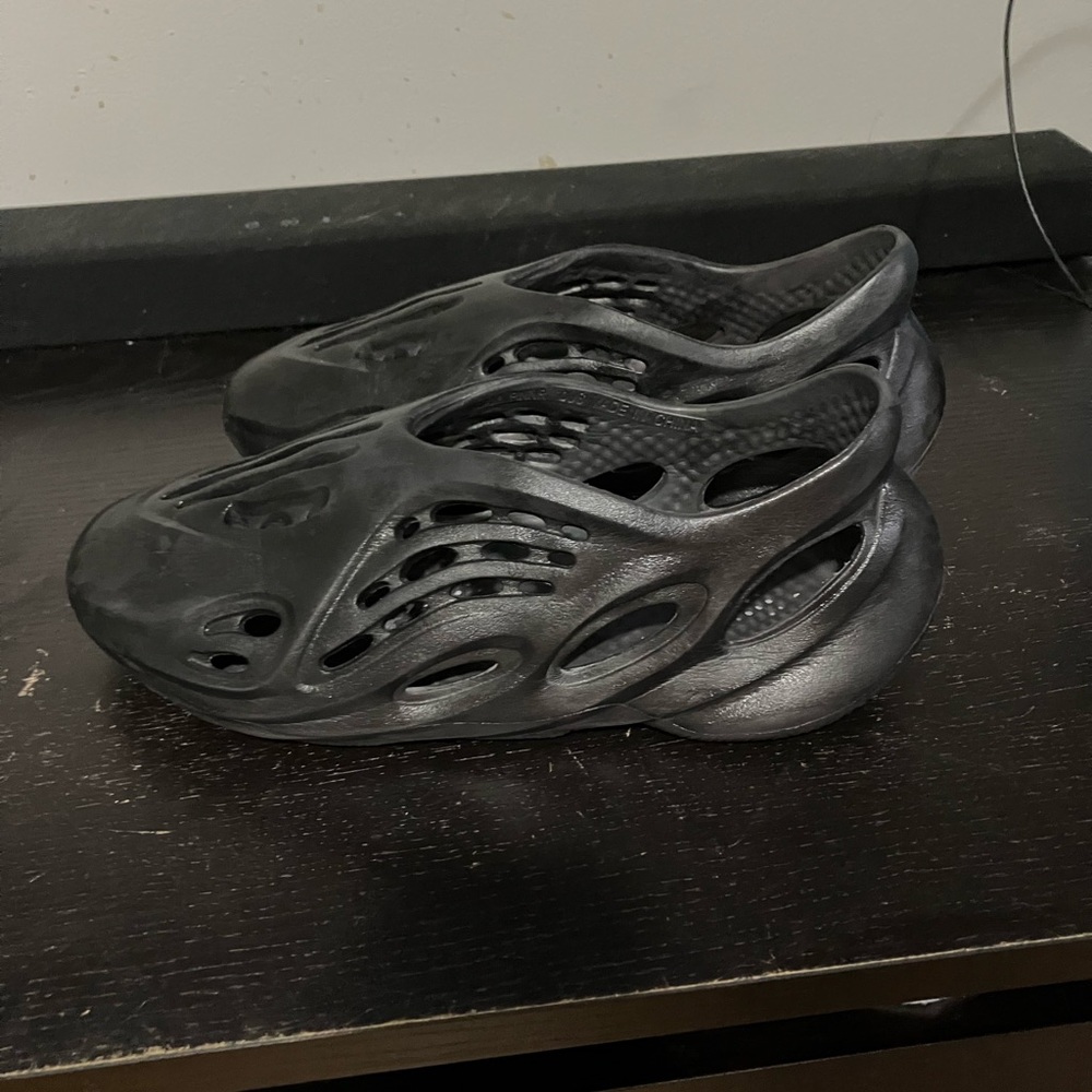 Yeezy foam runners men’s size 10
